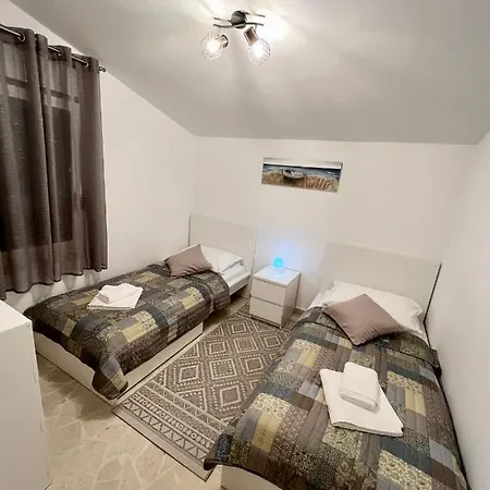 Holiday home Kuca Za Odmor Krk *